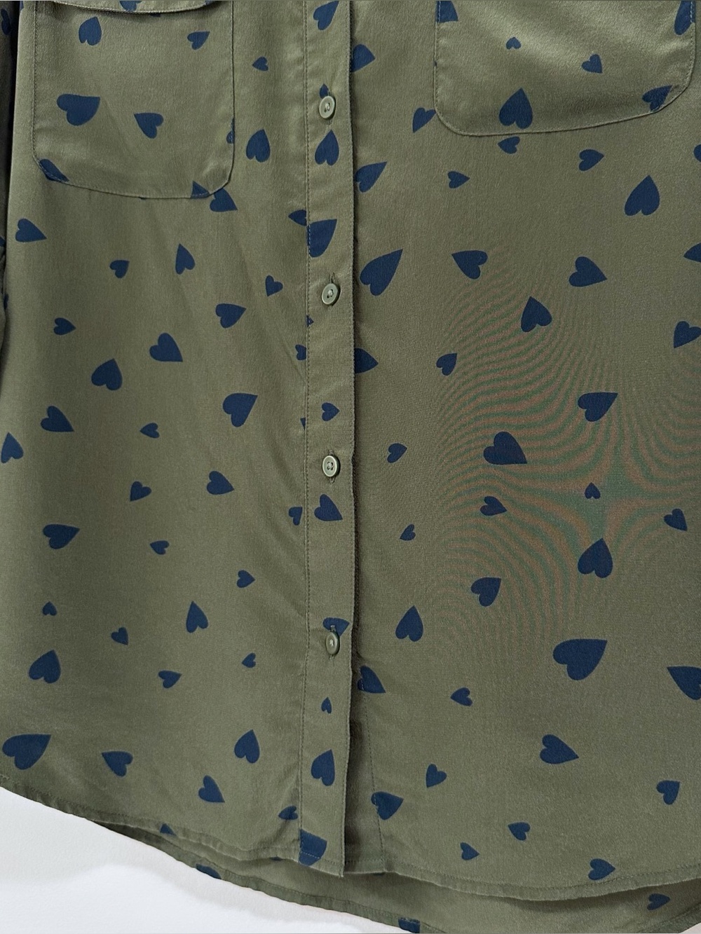 Uniqlo Silk Hearts Green Long Sleeve Button Down Shirt Size Xsmall - Picture 2 of 7